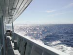 А это - Красное море. Только оно какое-то слишком синее. Наверное, она со светофильтром снимала